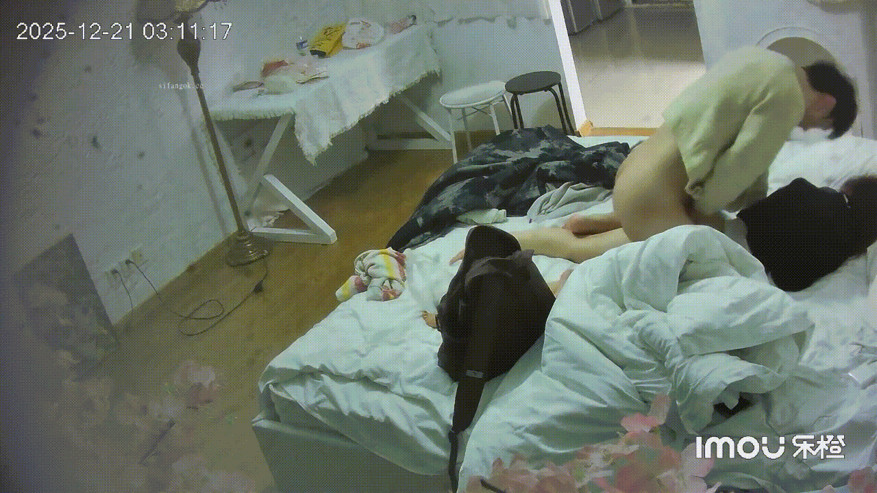 乐橙酒店偷拍学院风 炮姐穿搭女孩和男友入住三天各种姿势激情做爱女孩很骚 配图5