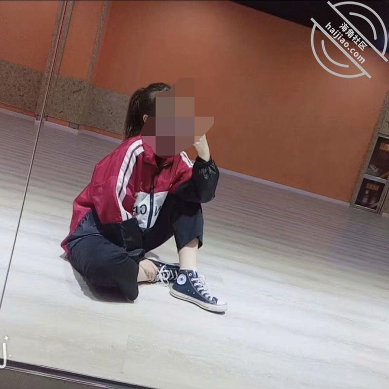 视频贴 女儿在玩电脑 我开始了我的行动 真的很喜欢jk黑丝呢 - 老宋论坛-老宋论坛
