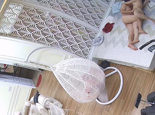 居家摄像头破解土豪大叔和美女老婆的私密生活被曝光 配图5