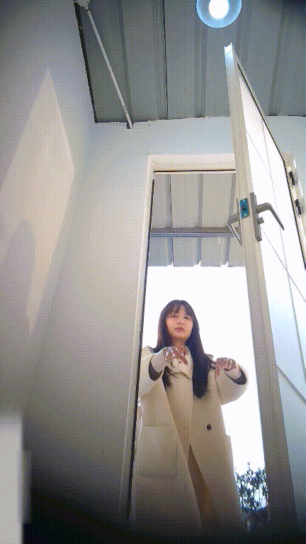美女如云街边女公厕真实偷拍多位小姐姐方便，近景特写后位双洞清晰可见，同步露脸⑷ 配图10