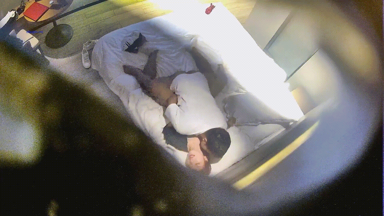 酒店偷拍激战！婚介捞女骗小鲜肉数月 酒店霸王硬上中途狂逃仍被操到彻底服软❤️ - 老宋论坛-老宋论坛