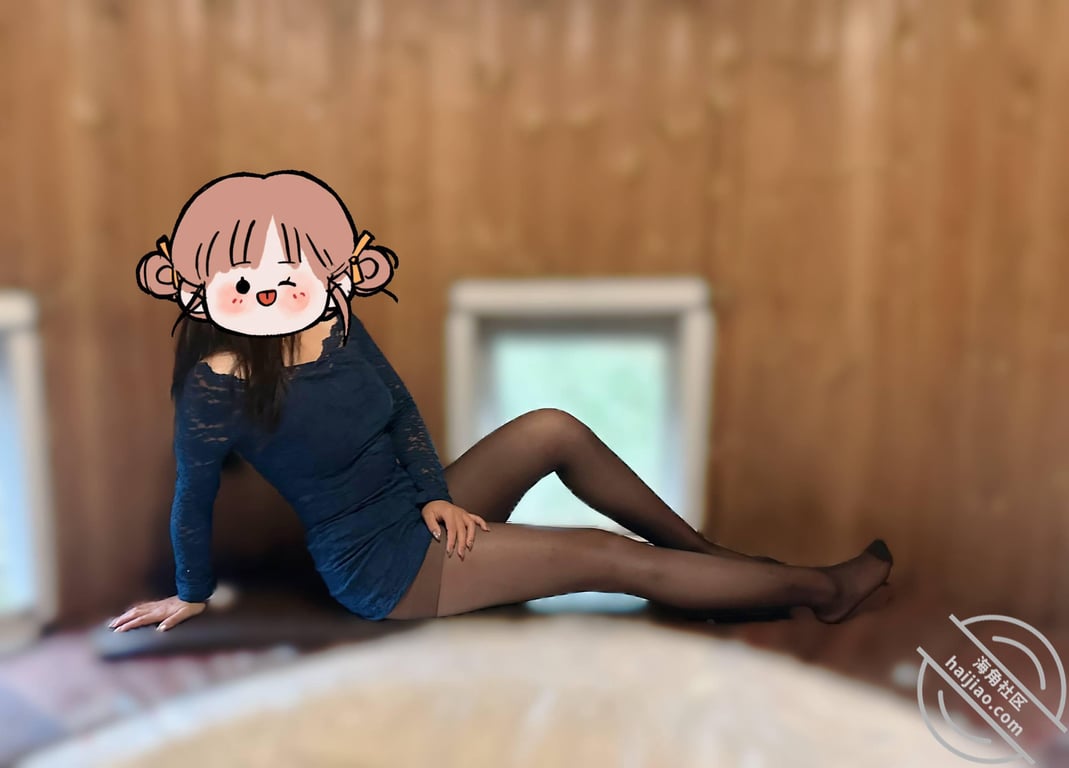 圆形大浴缸水中后入嫂子 配图5
