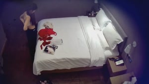 【新流出】职场OL下班直奔开房！红色情趣内衣+高跟鞋诱惑领导，吃完外卖就开干，激情偷拍全记录❤️-老宋论坛
