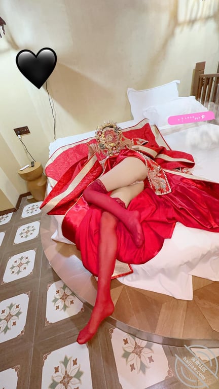 （原创61）女儿身穿凤冠霞披，被操上头，终于叫我老公了。 配图3