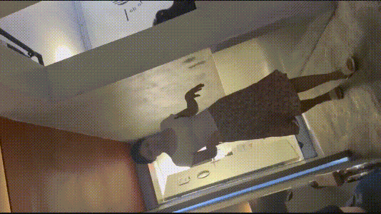 棋牌室女厕高清偷拍！多位极品美女小黑鲍全景大放送 配图4