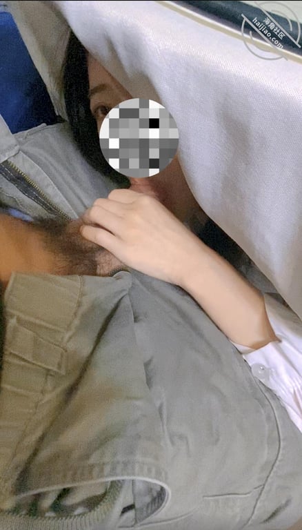 【原创视频005期】我和亲妹妹，妹妹餐桌下舔食哥哥的肉棒 - 老宋论坛-老宋论坛