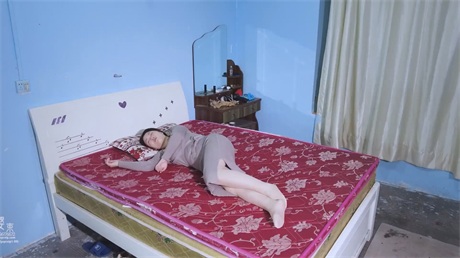 推荐变态SM博主【樱束原创】捆绑调教，窒息高潮，道具插逼强制高潮，女玩女，一龙双 配图2