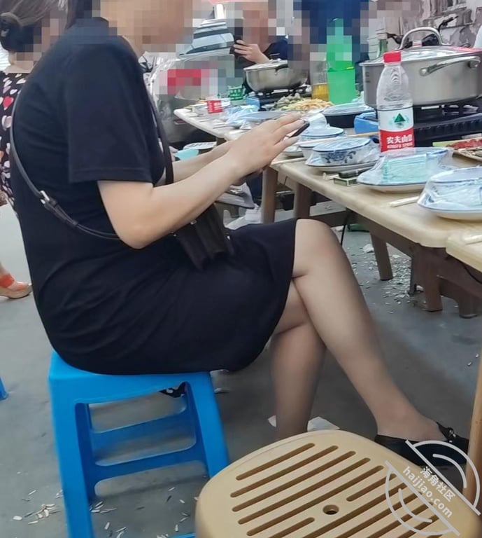 原创！我初中时的班主任，丝袜长腿熟女老师，羞涩害臊高潮内射！-老宋论坛