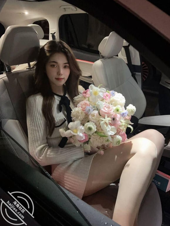 （专注分享趣事）【吃瓜】私人会所叫了个颜值小妹 直接在吃饭的地方口交吃鸡-老宋论坛