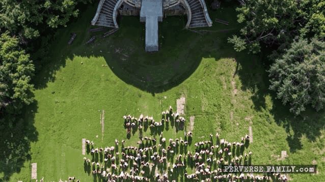 PerverseFamily重口猎奇剧情超屌的重口猎奇惊悚连续剧，讲述邪恶大家族 配图13
