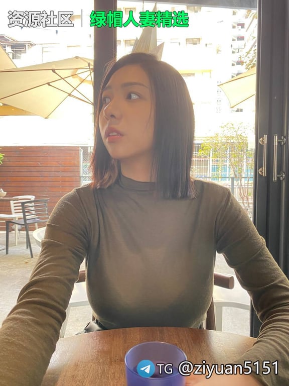 【前男友泄露】23岁E乳台妹露脸骑乘，双峰摇曳晃到模糊，这谁顶得住！ 配图3