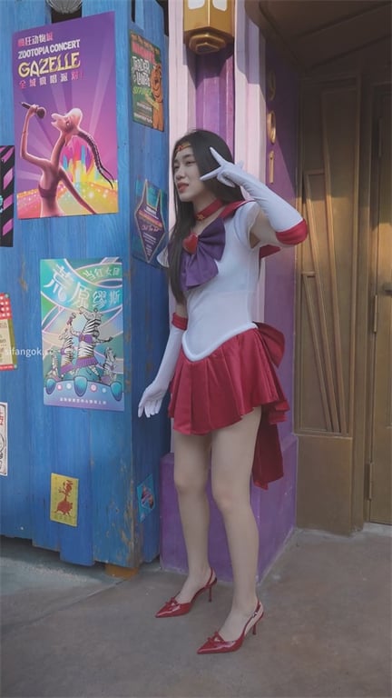 ❣️推荐❣️【抄底美少女战士Coser】极品大长腿，裙子这么短不就是让人看吗，腿玩年，好想射在红高跟上1V愃 - 老宋论坛-老宋论坛