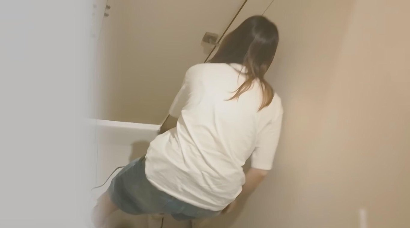 限时爆款！346元独家【顶级厕拍】极品舞蹈生与大学生最嫩逼第二十八期 配图4