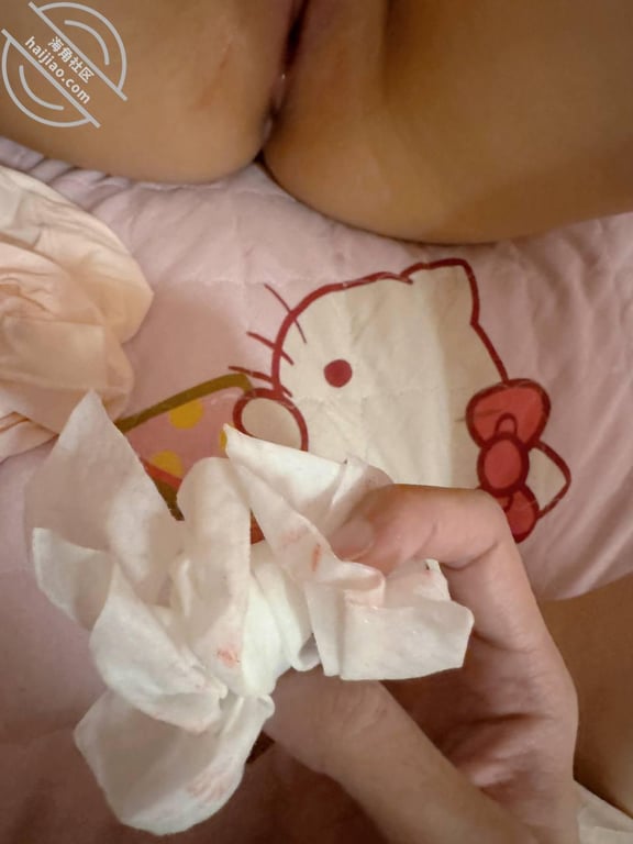 【原创视频15】用成人动漫诱惑表妹，成功破处，嘴上说不要，身体却很想要 - 老宋论坛-老宋论坛