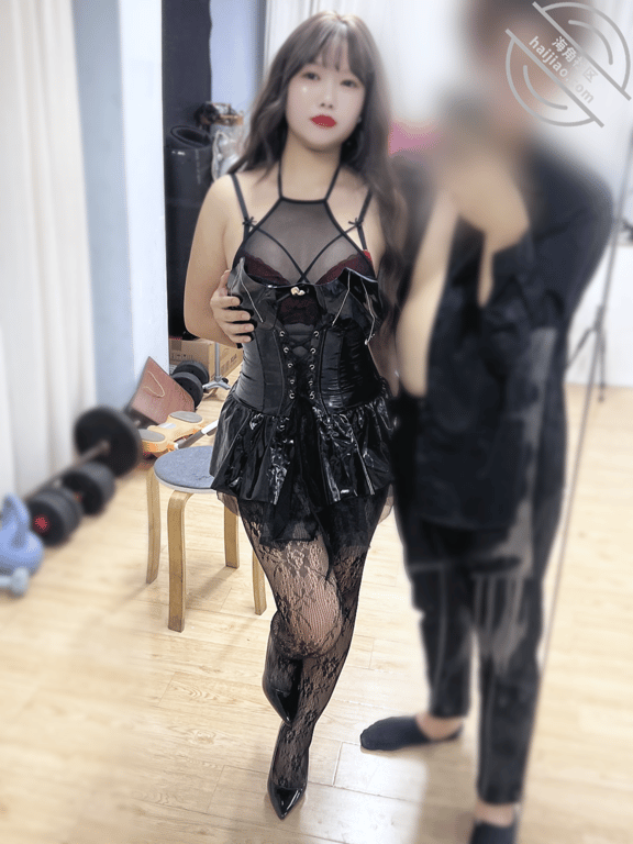 舅妈乱伦吊起来操淋漓尽致的性爱-明天送二百万金币-老宋论坛