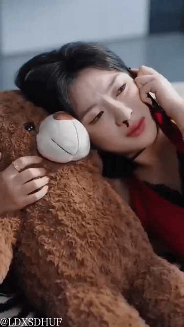 ✨【AI短剧】《秘色临界》第一集,绝症女秘书强上霸道总裁愃 - 老宋论坛-老宋论坛