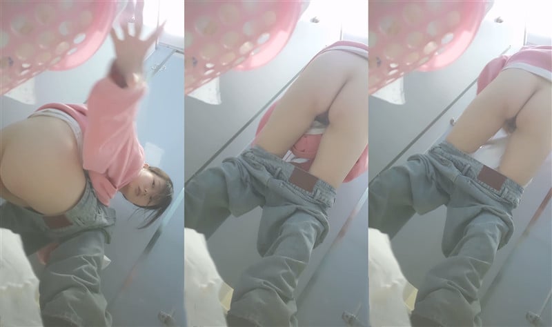 维修工借维修之名潜入大学女厕暗装摄像头，偷拍多位清纯学妹粉嫩未开垦的绝美蜜穴 配图4