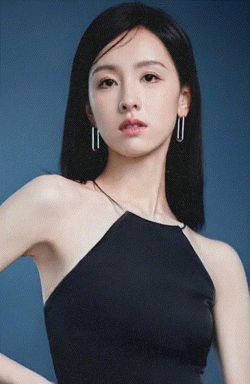 【AI脱衣】继续快手抖音小红书网红明星及红人两个妹子吃你的肉棒！ 配图2