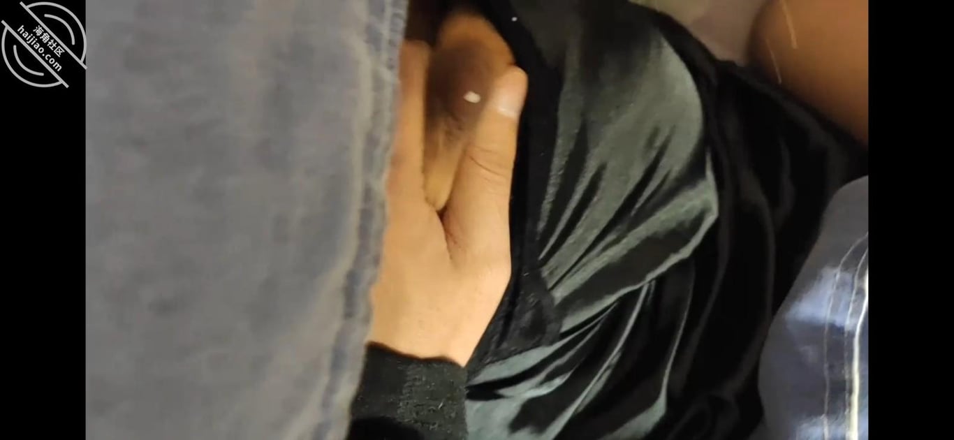 （原创）怀孕哺乳期的嫂子被我捏的喷奶水，躺在床上真骚。今天跟侄子抢奶！！ - 老宋论坛-老宋论坛
