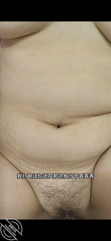 （43）睡前一炮。插入和小姨通电话的老妈，射太快了，老妈说还想要。 配图4