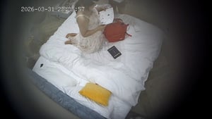 酒店偷拍大奶学妹毕业庆功夜！和男友激情开房，手指狂插蜜穴忍不住被猛操爆射（3V）-老宋论坛