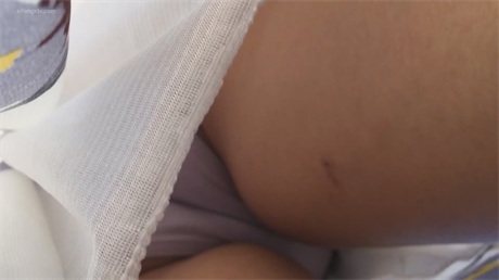 ❣️推荐❣️【公交站抄底】玉足特写，好身材大长腿，阴户饱满，差点就伸进别人裙子里拍了1V愃 - 老宋论坛-老宋论坛