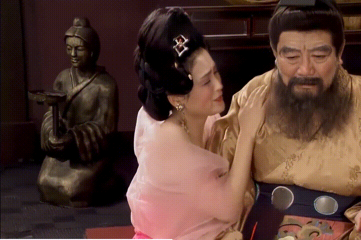 【AI脱衣】魔改电视剧《三国》毁童年系列-貂蝉婊子偷情吕布，董卓被绿心碎风波亭！ 配图2