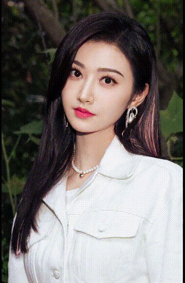 【AI脱衣】继续快手抖音小红书网红明星宋轶、迪丽热巴、景甜等！ 配图1