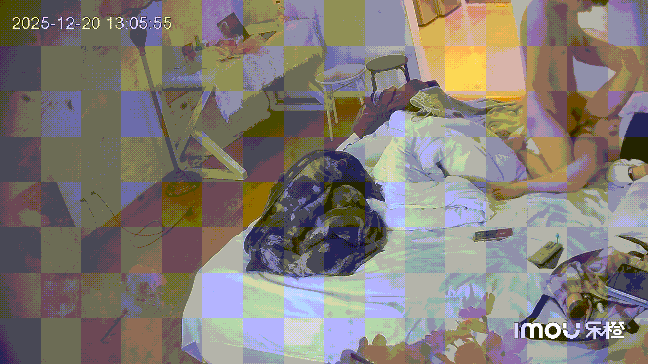 乐橙酒店偷拍学院风 炮姐穿搭女孩和男友入住三天各种姿势激情做爱女孩很骚 配图2