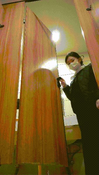 商场女厕全景后拍口罩小姐姐的极品嫩鲍鱼 配图6
