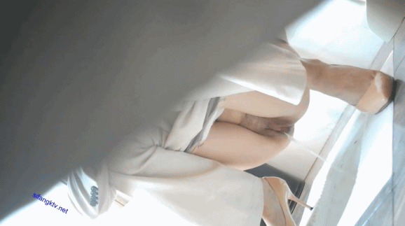办公楼女厕全景偷拍❤️多位高跟美女职员的肥美大鲍鱼-老宋论坛