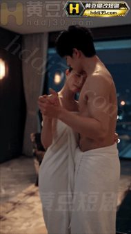 【AI短剧】《母子同欢》EP1-4集，舞蹈女神妈妈，腰肢柔软开腿能到极限。儿子偷 配图11