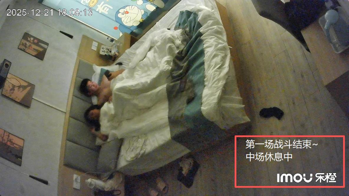 12-21流出乐橙酒店偷拍模特身材美女被性欲很强的男友连续干了几炮呻吟给力 配图10