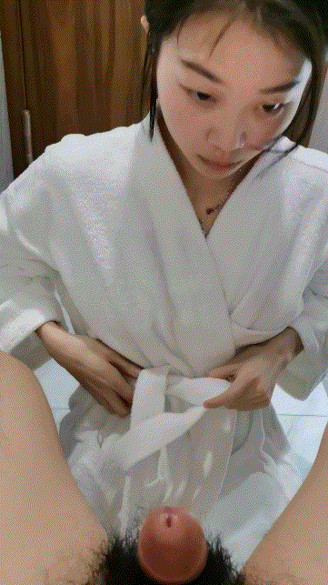 杭州清纯气质反差婊【李子玥】与眼镜男友性爱曝光各种对镜啪啪 无水印原档 配图9