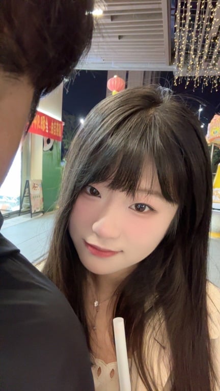 ✨【无水印原档】大学寝室高风险偷欢！舍友近在咫尺却忍不住上手摸索，边猛操边看直播，紧致小穴被干到发抖21V - 老宋论坛-老宋论坛