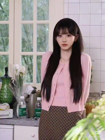 【AI脱衣】抖音快手小红书骚女明星爱吃大鸡巴肏逼骑乘摇曳！ 配图2
