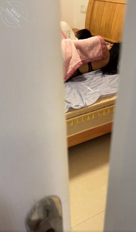 真实偷情嫩嫂，大哥熟睡直接在他旁边插翻巨乳嫂子-老宋论坛