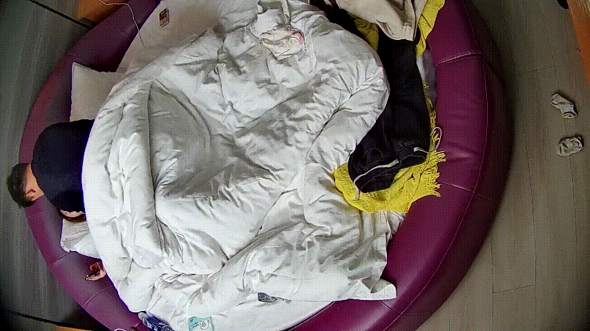 格子衫小胖妞情趣床上被无情猛干！沉迷手机无视爆操 射满一身还低头刷屏 - 老宋论坛-老宋论坛