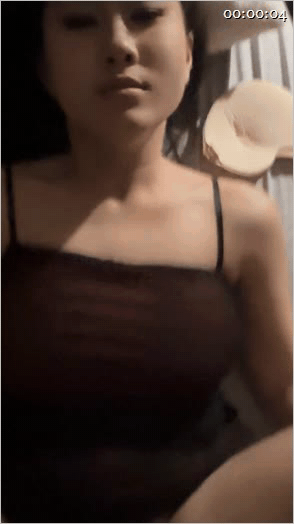 【前男友泄露】青岛G杯露脸巨乳女大学生，极品豪乳反差母狗与男友自拍性爱视频高清原 配图20