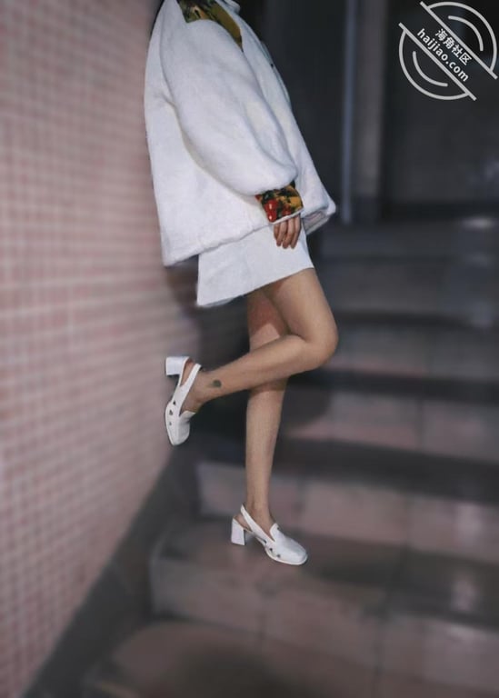 [原创视频]96.楼梯间爆操姐姐口爆吃精！有人上下楼都继续把骚逼操到最后-老宋论坛