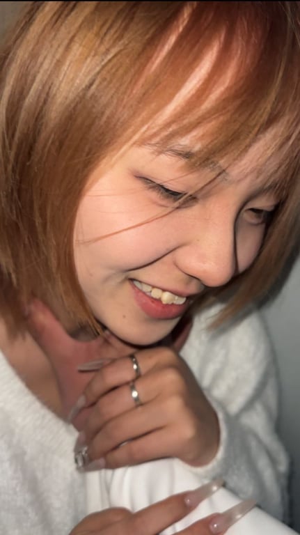 『情侣手机泄漏』舌钉辣妹私密视频曝光：舔舌挑逗眼神超欲，后入摸奶画面太刺激！ 配图15