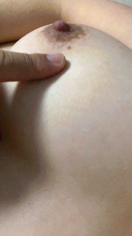 【原相机高清泄密】极品肥臀粉嫩鲍鱼美女露脸激情自拍！小母狗红绳比基尼诱惑长发被拽 配图3
