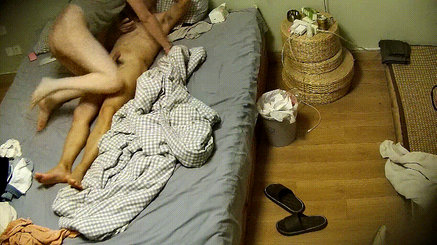 公寓酒店7-5：美艳御姐久住后，首次明亮光线下粉嫩骚穴大曝光！刮毛后又粉又嫩，狗 配图2