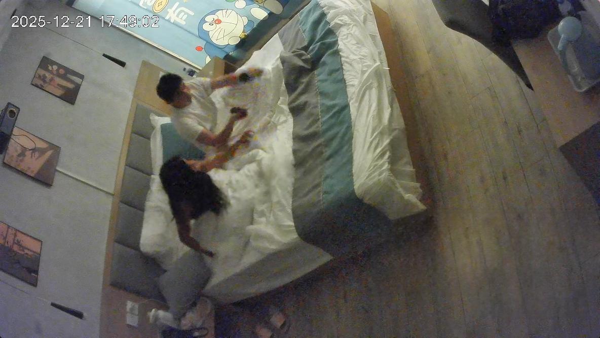 12-21流出乐橙酒店偷拍模特身材美女被性欲很强的男友连续干了几炮呻吟给力 配图3