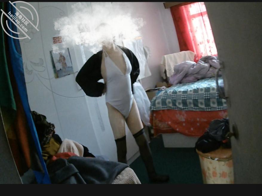 【我和我妈】观音坐莲的看着老妈浑圆的屁股，操老妈的逼太爽了 - 老宋论坛-老宋论坛