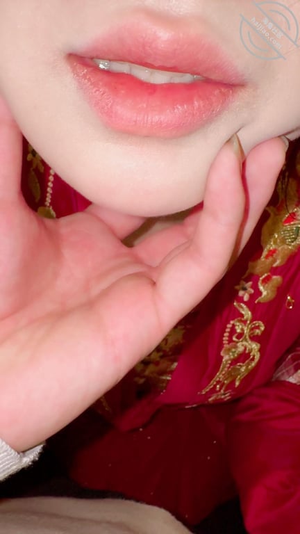 【超清原创】姐姐汉服气息让我看的鸡巴棒硬，子宫强烈收缩一插一喷，水是真多 配图5