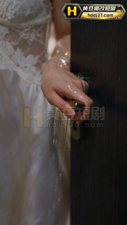 AI短剧《飘飘欲仙富二代征服校园母狗》EP1-5 原版 配图57