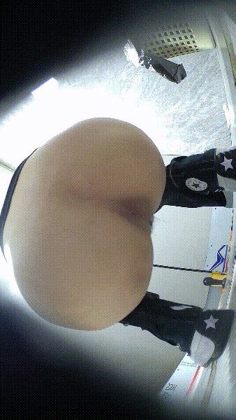 酒吧女厕隐藏偷拍！多位极品小姐姐粉嫩美鲍全景大放送 配图30