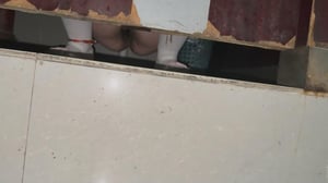 十月最新流出厕拍大神卡车手持闯拍电影院女厕近视角偷拍几个年轻妹子尿尿[217MB/MP4/03:26/LM] - 老宋论坛-老宋论坛