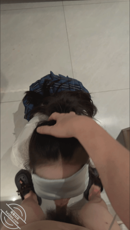 趁着老公出门去买菜,我被他的兄弟按在卫生间里爆操! 配图13